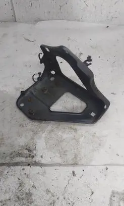 Audi A6 S6 C6 4F Fender mounting bracket 4F0821136A