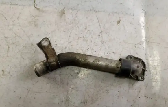 Suzuki Grand Vitara II Engine coolant pipe/hose 320616