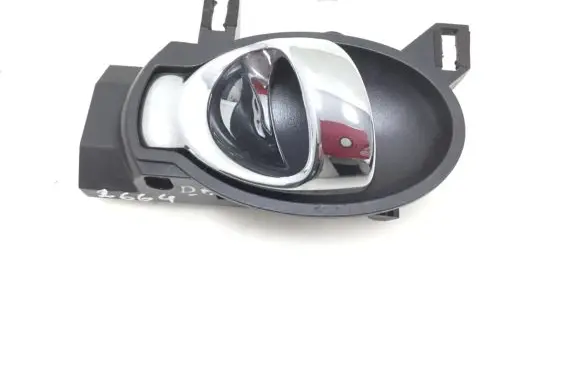 Nissan Juke I F15 Front door interior handle
