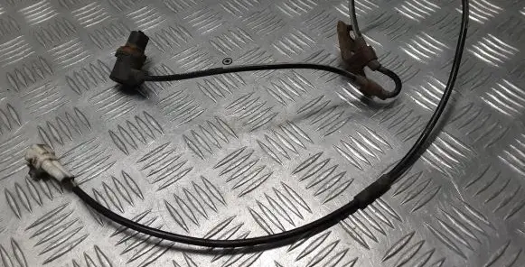 Toyota Avensis T250 ABS brake wheel speed sensor 8954302040 0265006676
