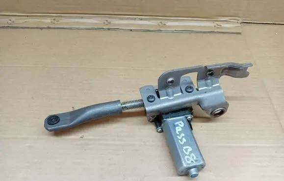 Volkswagen PASSAT B8 Seat adjustment motor 984686105