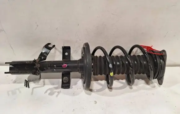 Renault Clio IV Front shock absorber/damper