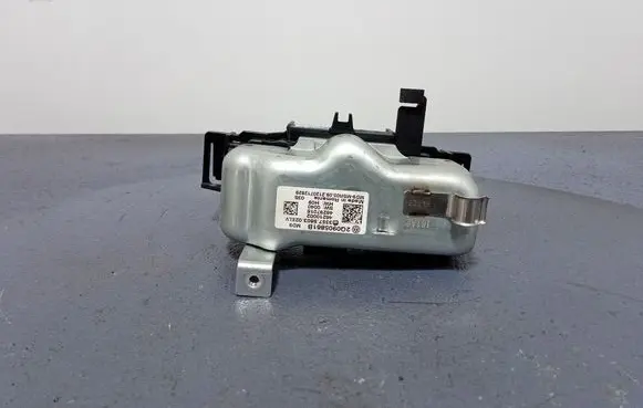 Volkswagen PASSAT B8 Steering wheel axle 2Q0905861B