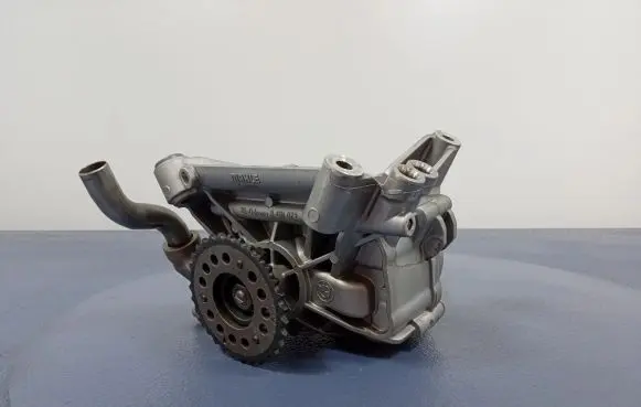 BMW 7 G11 G12 Oil pump 8601072