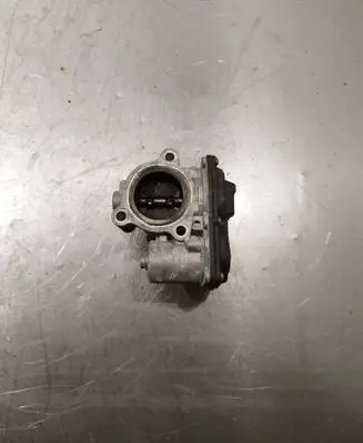 Ford Focus Throttle valve cm5g9f991fa
