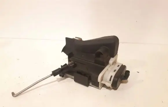 Audi A4 S4 B5 8D Rear door lock 8D0839015A