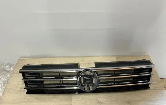 Volkswagen Tiguan Front bumper upper radiator grill 5NA853653 5NA853653B