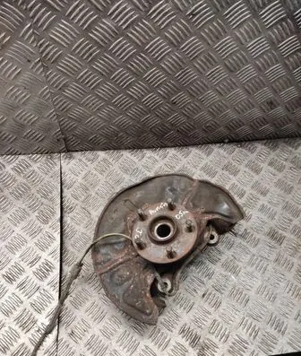 Toyota Avensis T250 Front wheel hub