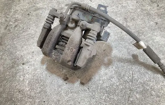 Opel Insignia B Rear brake caliper