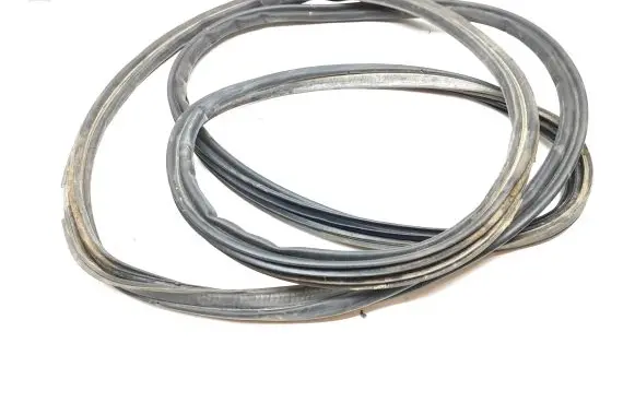 Toyota Land Cruiser (J200) Trunk rubber seal (body) 