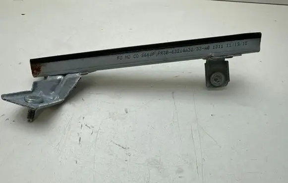 Ford Mustang VI Front door coupe window/glass frame FR3B63214A32