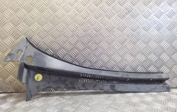 Volkswagen Golf Plus Wiper trim 5M0819403B
