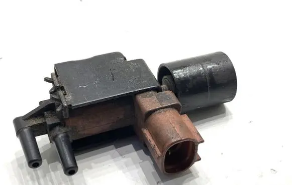 Volvo S80 Fuel pressure regulator 