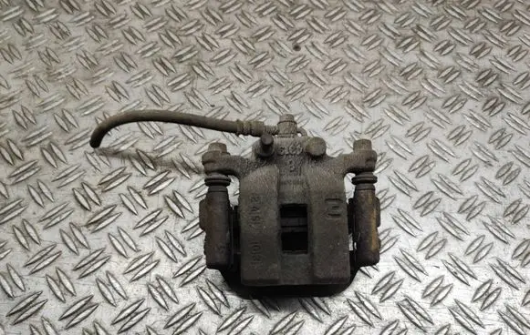 Nissan Qashqai+2 Rear brake caliper