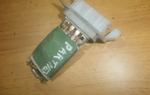 Peugeot Partner Heater blower motor/fan resistor 3k2006