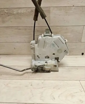 Honda FR-V Front door lock 
