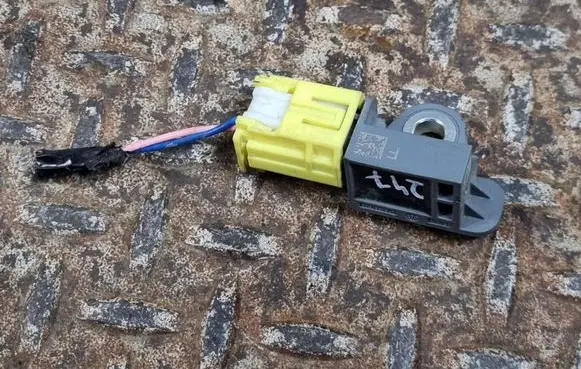 Nissan Qashqai Airbag deployment crash/impact sensor 985813RA0A