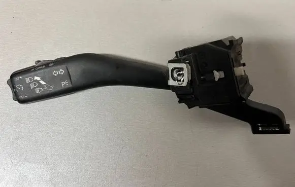 Volkswagen Touran I Indicator stalk 1K0953513G 80F0637C