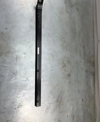 Renault Trafic III (X82) Sliding door middle roller runner 777603037R