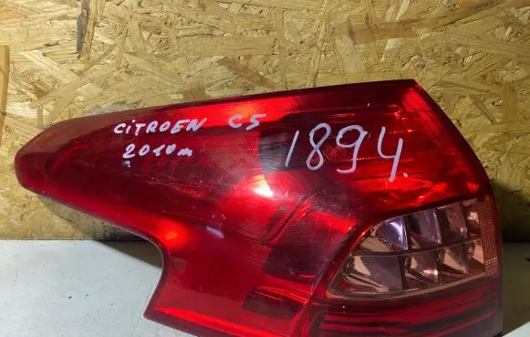 Citroen C5 Rear/tail lights E207145