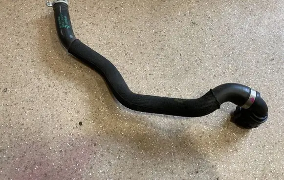 BMW X5 G05 Engine coolant pipe/hose 9398820