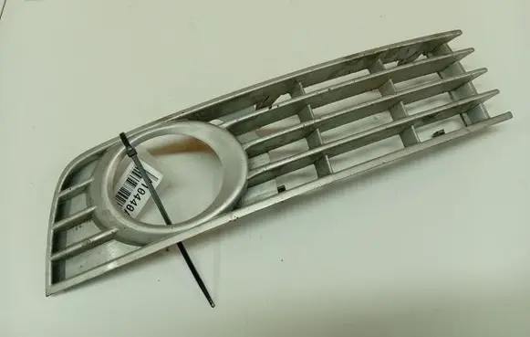Audi A4 S4 B6 8E 8H Front bumper lower grill 8E0807681