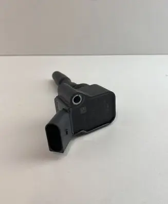 Volkswagen PASSAT B8 High voltage ignition coil 04E905110K