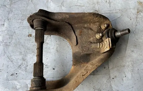 Opel Frontera B Front upper control arm/wishbone