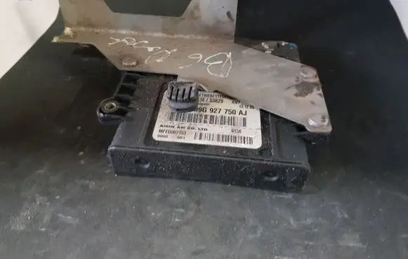 Volkswagen PASSAT CC Gearbox control unit/module 09G927750AJ