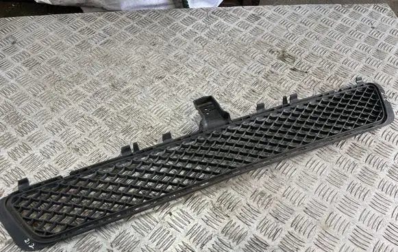Mercedes-Benz E W212 Front bumper lower grill A2128850023