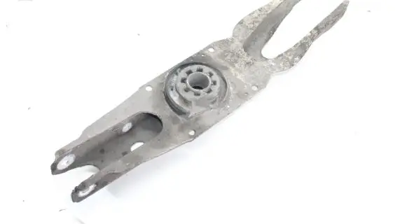 Infiniti Q30 Rear upper control arm/wishbone
