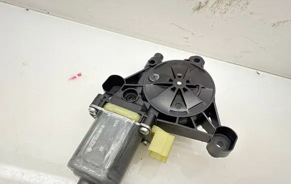 Volkswagen Golf VIII Front door window regulator motor 5Q0959801B