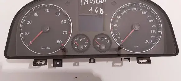 Volkswagen Touran I Speedometer (instrument cluster) 1T0920860F V3354110 VWZ7Z0D9183209