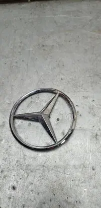 Mercedes-Benz GLC X253 C253 Manufacturer badge logo/emblem A2538170016