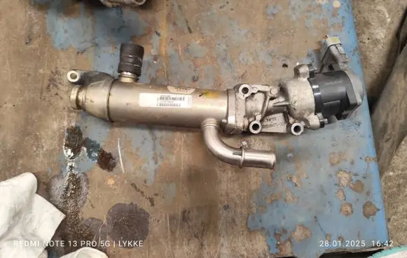 Jaguar XF X250 EGR valve cooler 4R8Q9Y493BJ 81170035 215987660