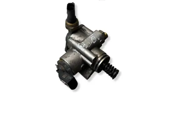 Audi A4 S4 B7 8E 8H Fuel injection high pressure pump 06F127025F