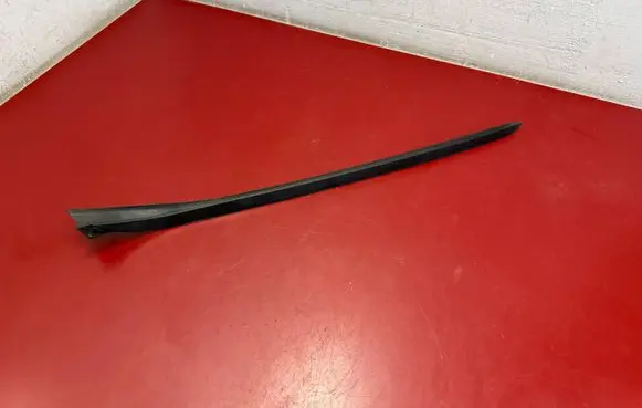 BMW X1 U11 Windshield trim 9478897 51319478897