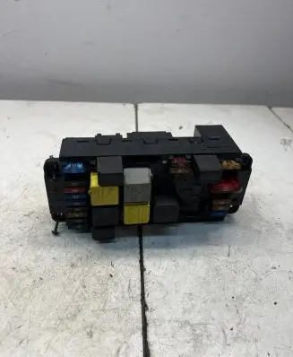 Mercedes-Benz C W203 Fuse module 0025457701 5DK00797300