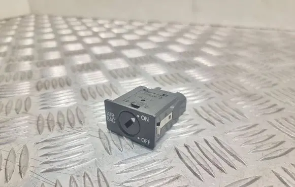 Skoda Octavia Mk2 (1Z) Passenger airbag on/off switch 1K0919237D