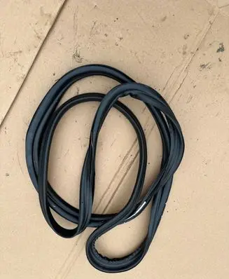 Mercedes-Benz ML W164 Front door rubber seal A1647401178