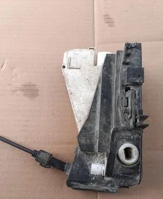 Volkswagen Sharan Rear door lock 93BG220A20