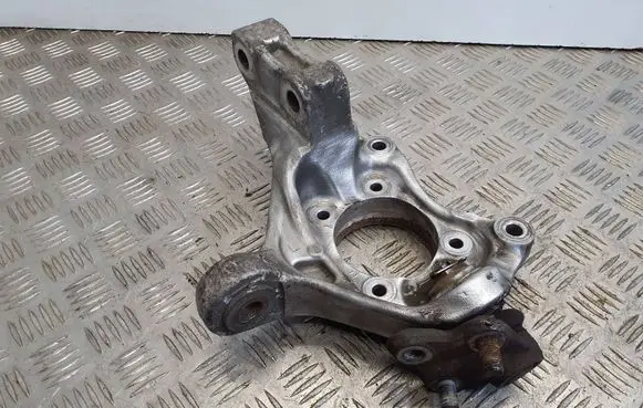 Toyota Prius (XW30) Front wheel hub