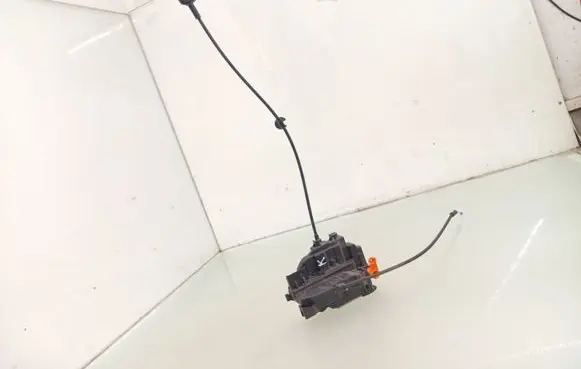 Opel Movano B Front door lock 805030009R
