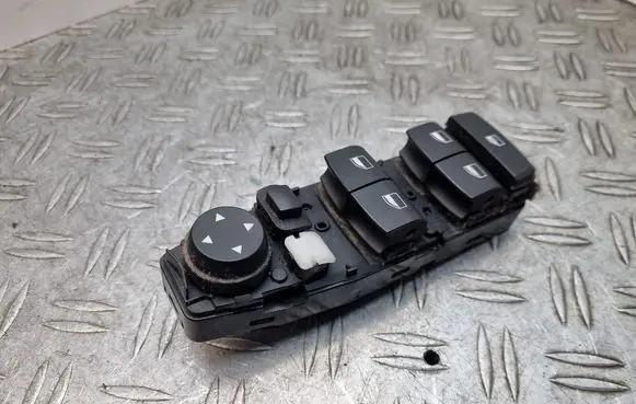 BMW 5 F10 F11 Electric window control switch 9241957