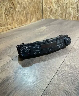 Mercedes-Benz E W211 Climate control unit 2118302290 00020208