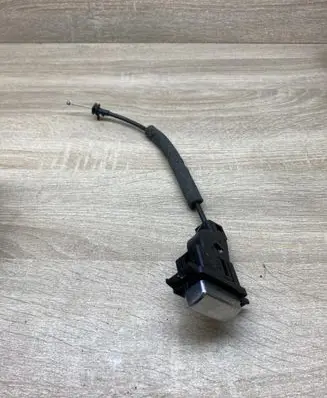 BMW 6 E63 E64 Glove box handle 9112119 10862510