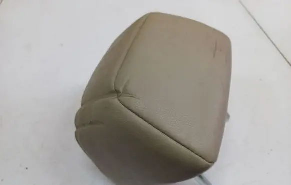 Nissan X-Trail T30 Front seat headrest 