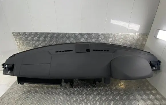 Land Rover Range Rover Sport L320 Dashboard JKC500100