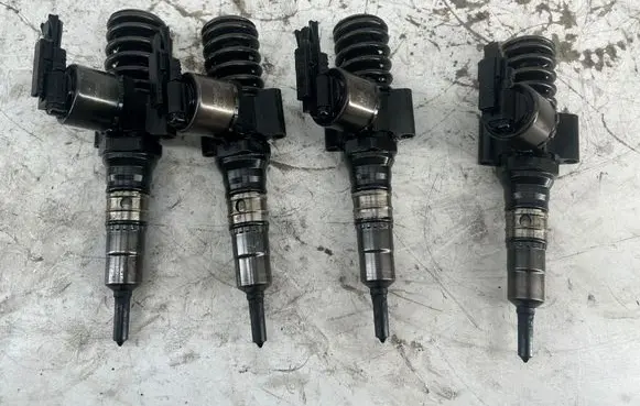 Skoda Superb B6 (3T) Fuel injectors set 0414720404 03G130073G