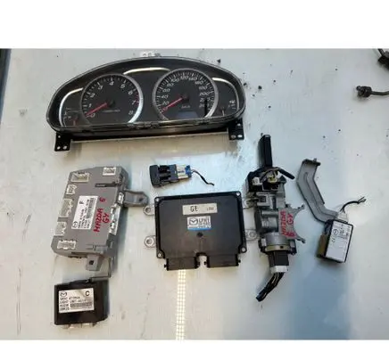 Mazda 6 Engine control unit/module E6T54472H4 PBTG30 LFH118881E